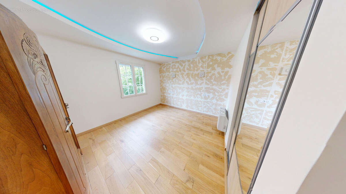 Maison à SAINT-REMY-LA-VANNE
