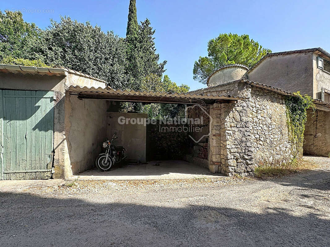 Propriété de caractère Bastide, dépendances, énorme potentiel ! - photo 3