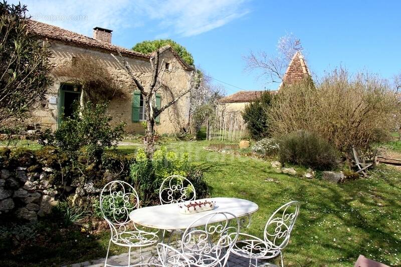 Maison à SAINT-CLAR