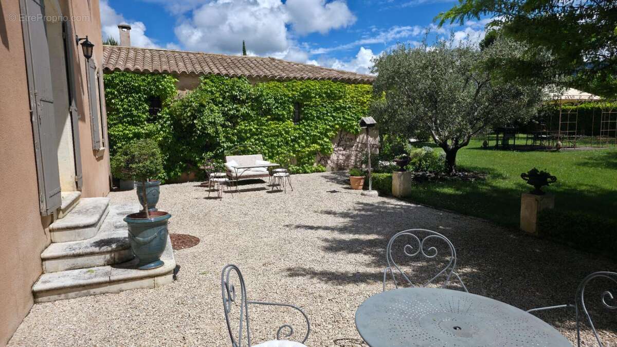 Maison à MALAUCENE