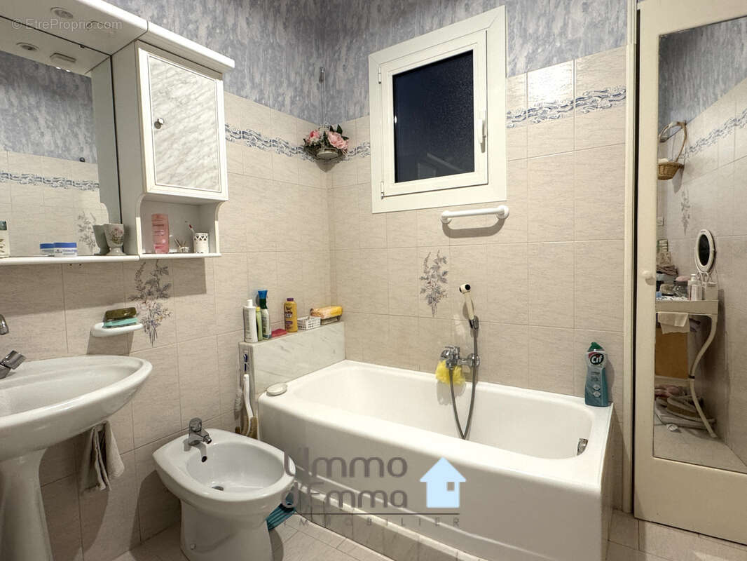 Appartement à MARSEILLE-7E