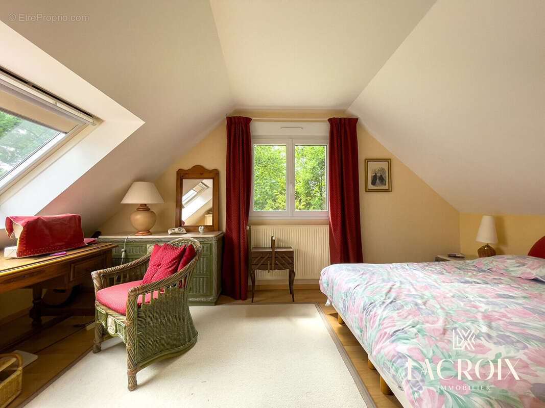 Maison à LA CHAPELLE-DES-FOUGERETZ