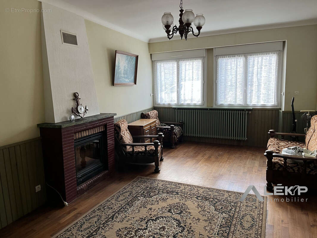 Maison à BAINS-SUR-OUST