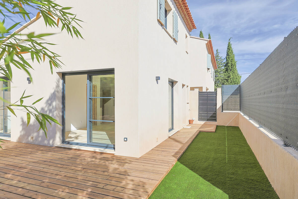 Maison à PUGET-VILLE