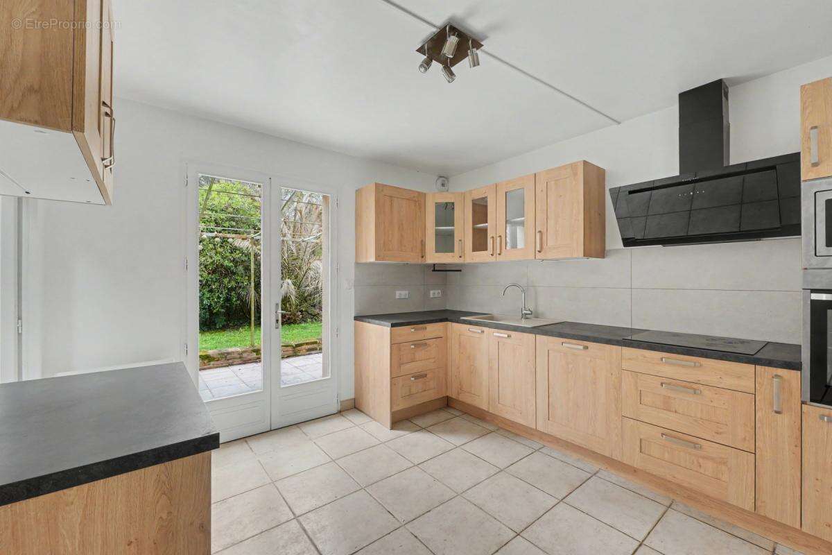 Maison T6 144m² Saint-Orens - Jardin 700m² au calme - photo 2