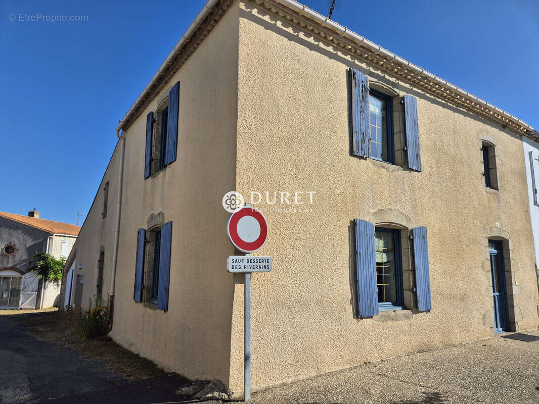 Maison à LES CLOUZEAUX