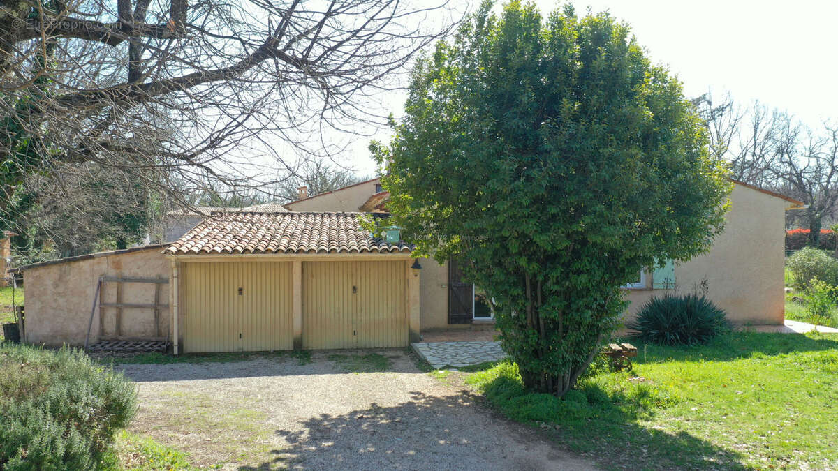 Maison à SAINT-CEZAIRE-SUR-SIAGNE
