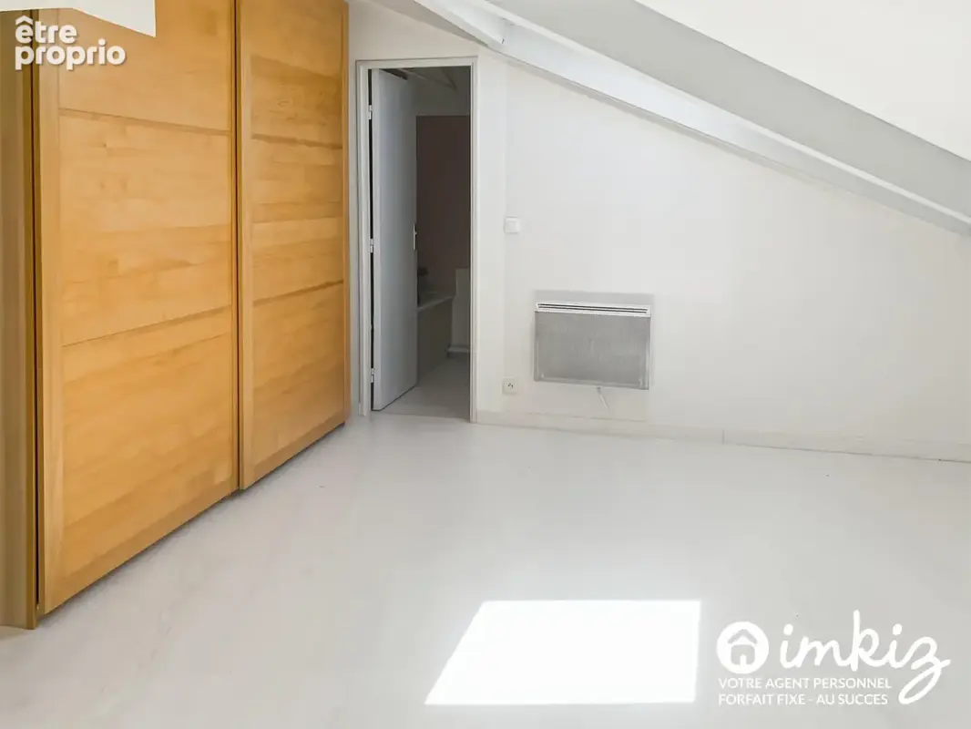 Duplex 2 pièces avec balcon, cave et parking - photo 9
