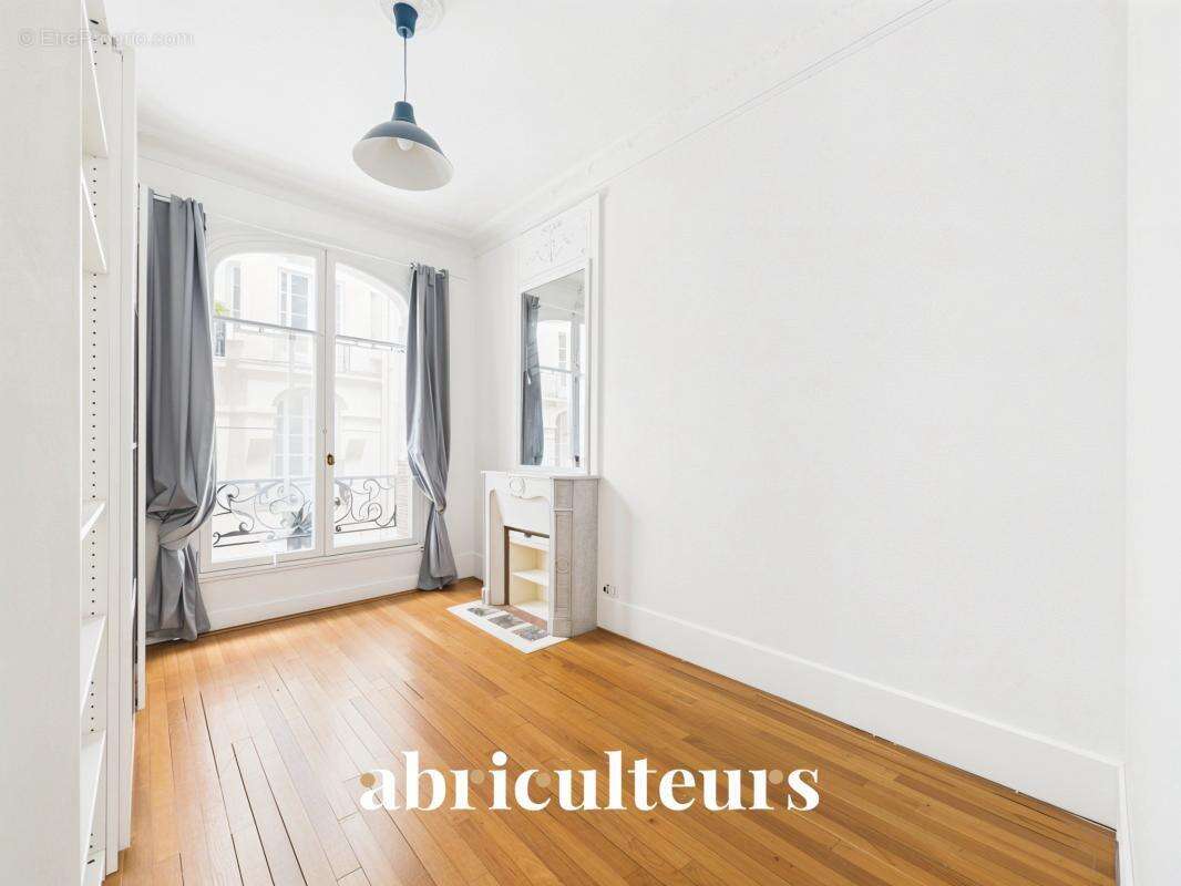 Appartement à PARIS-6E