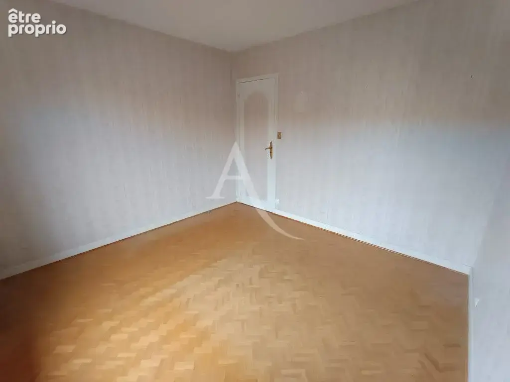 EN VENTE - FOURCHAMBAULT Maison  individuelle 3 chambres sur sous-sol - photo 4