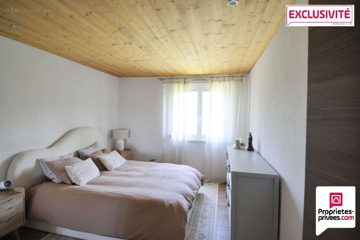 Montécheroux  Maison de charme 6 pièces  3 Chambres SH 149.6 m²  Terrain 6740 m² - photo 6