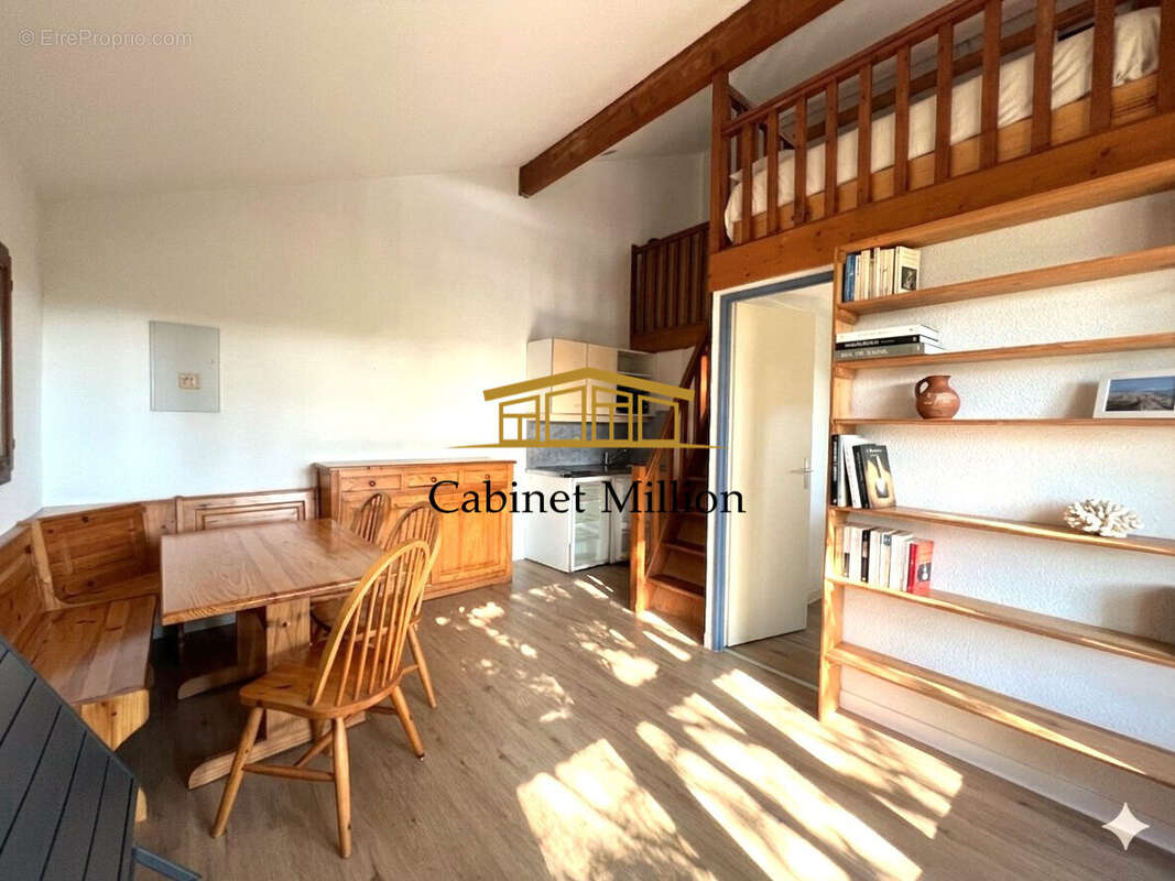 Appartement à VIC-LA-GARDIOLE