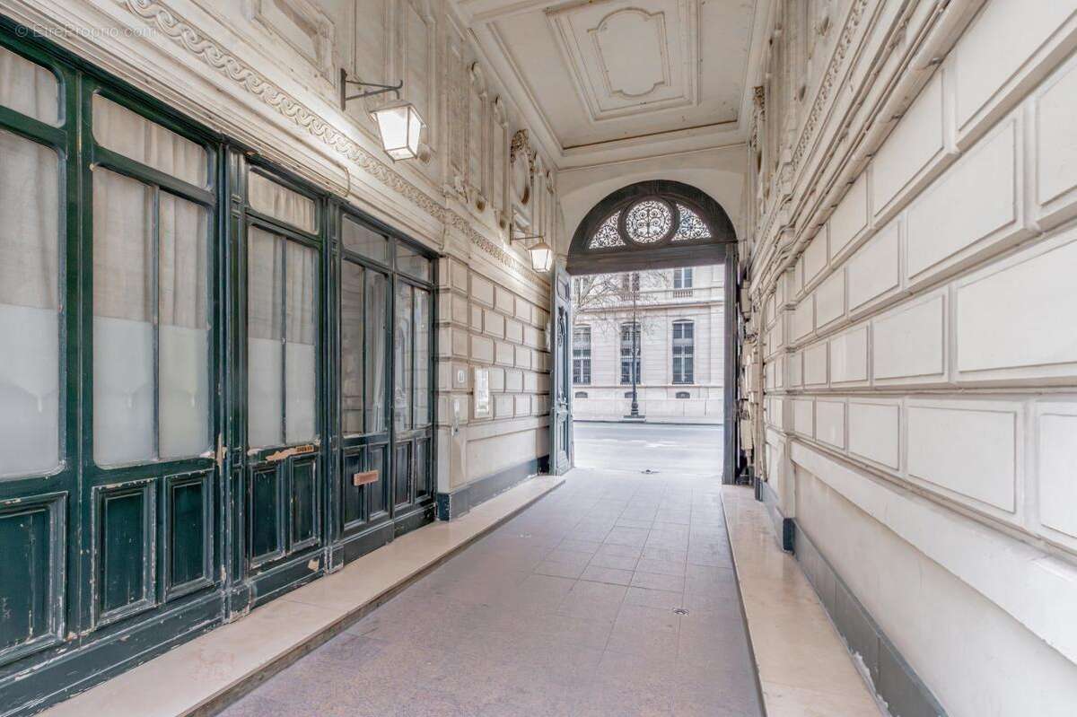 Appartement à PARIS-11E