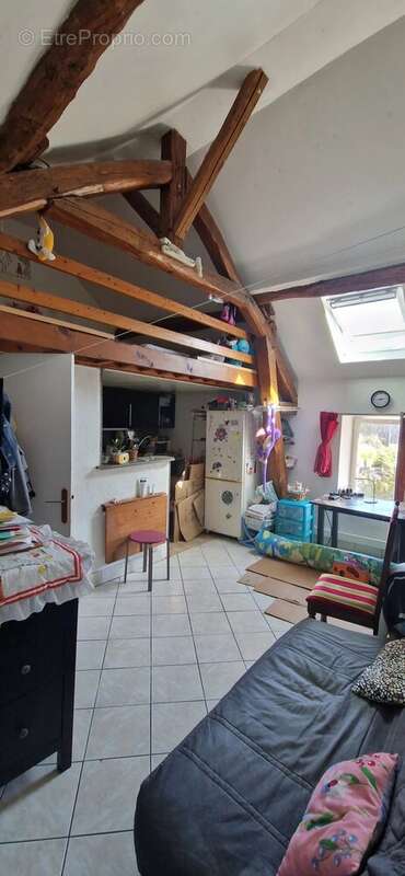 Appartement à VENEUX-LES-SABLONS