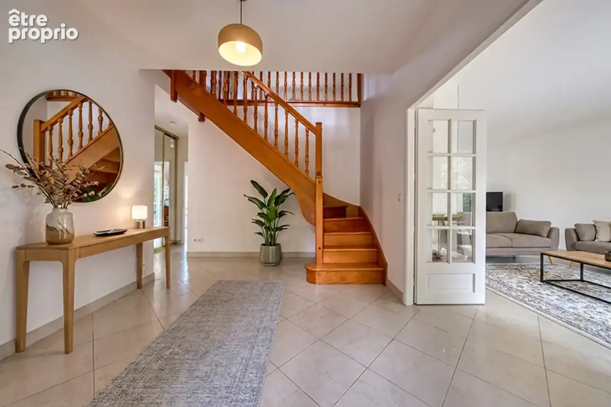 Maison individuelle - 2000m2 de terrain - 4 chambres - bureau - double garage.. - photo 3