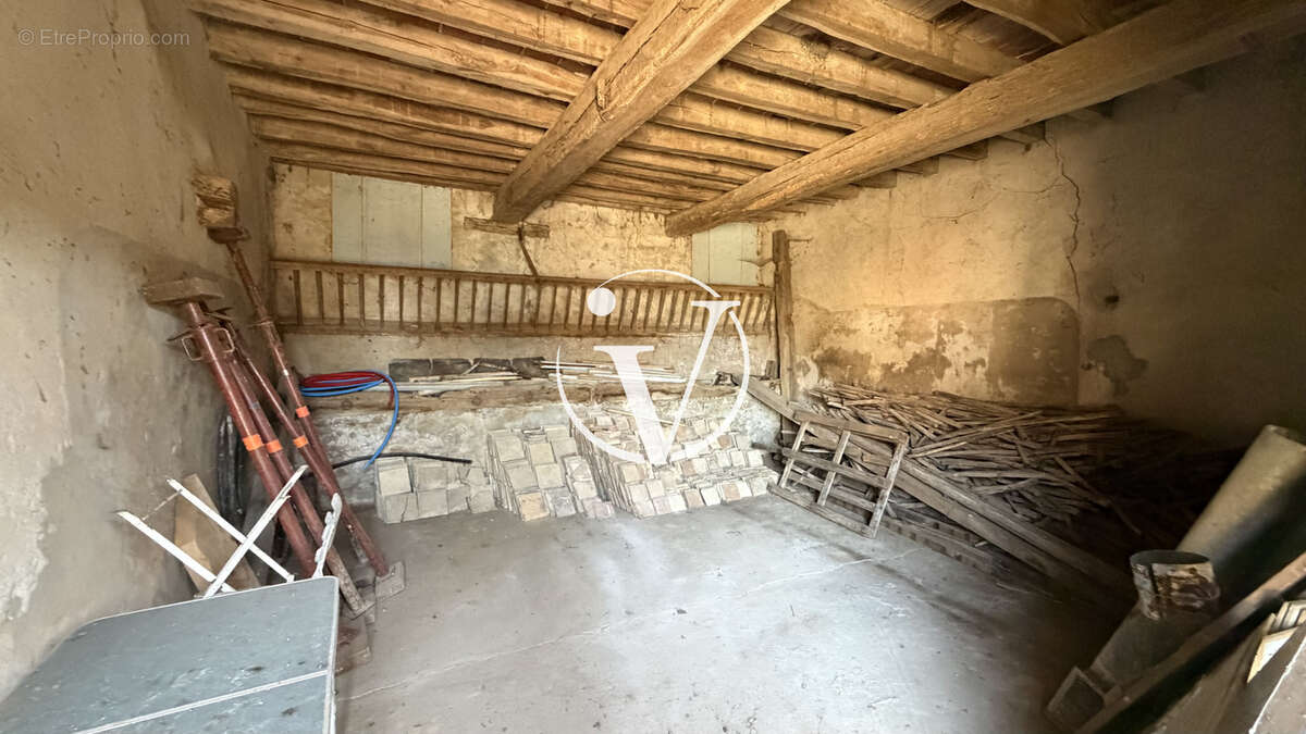 Maison 128 m² à Gombergean  - photo 7