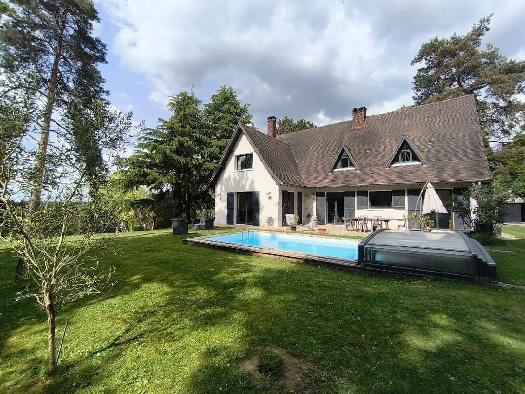 Maison à NESLES-LA-VALLEE