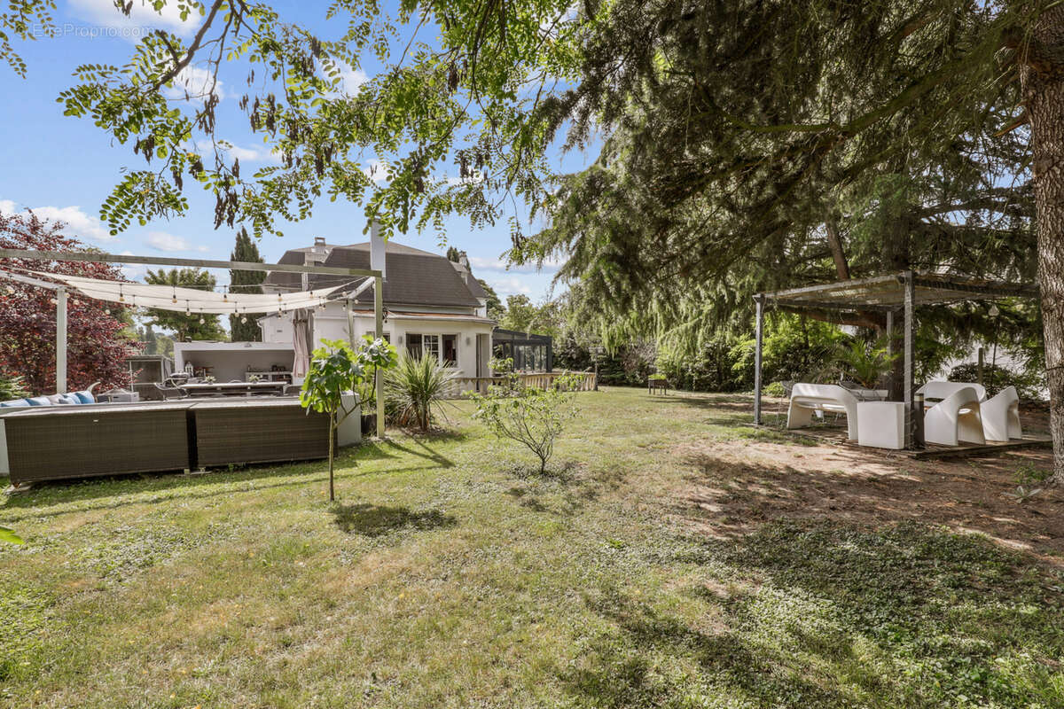 Maison à MAISONS-LAFFITTE