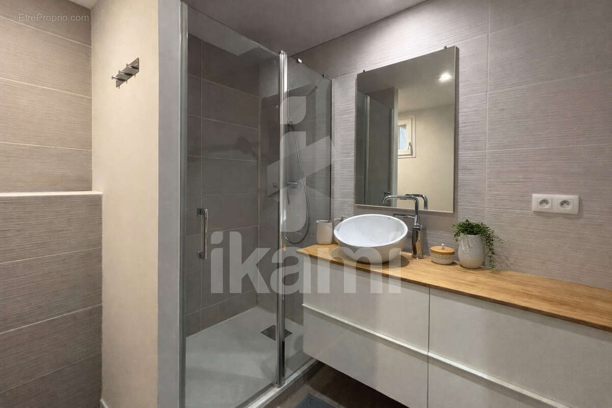 Maison à LAUDUN-L'ARDOISE