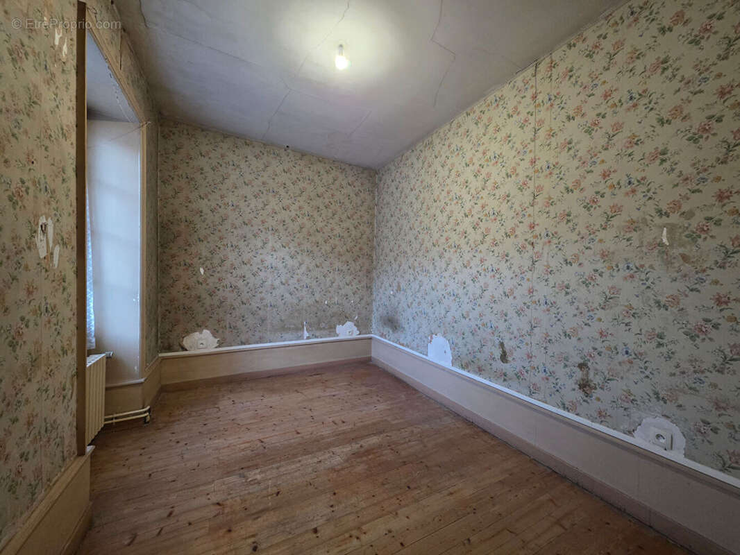 Maison à SAINT-GENIX-SUR-GUIERS