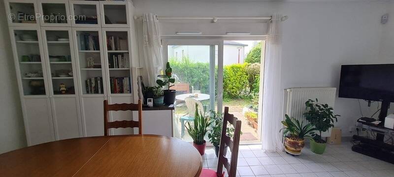 Appartement à LA MEZIERE