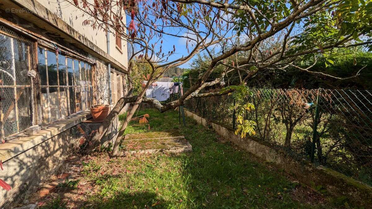 Maison à SAINT-REMY-SUR-DUROLLE