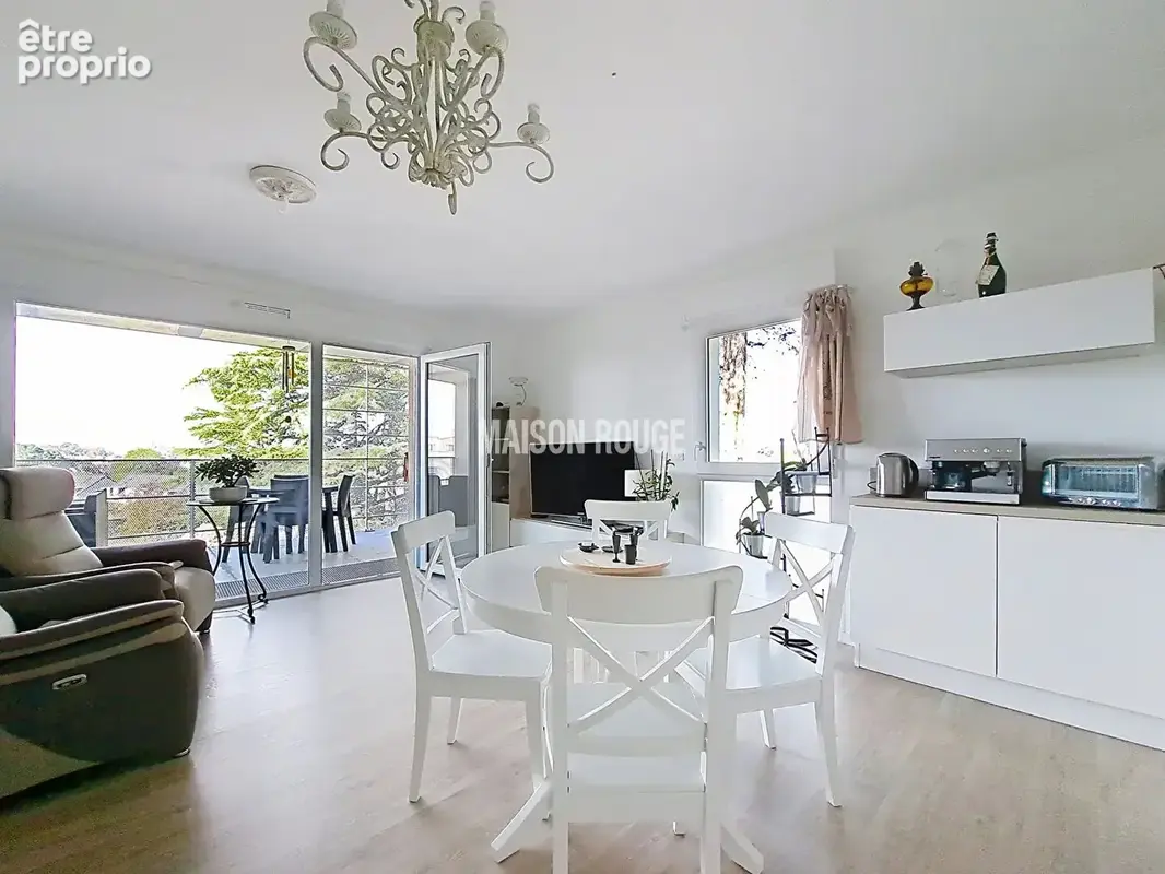 Proximité centre-ville AURAY - Appartement T3 - 71,60 m² - 1 cave - 2 stationnements - photo 1