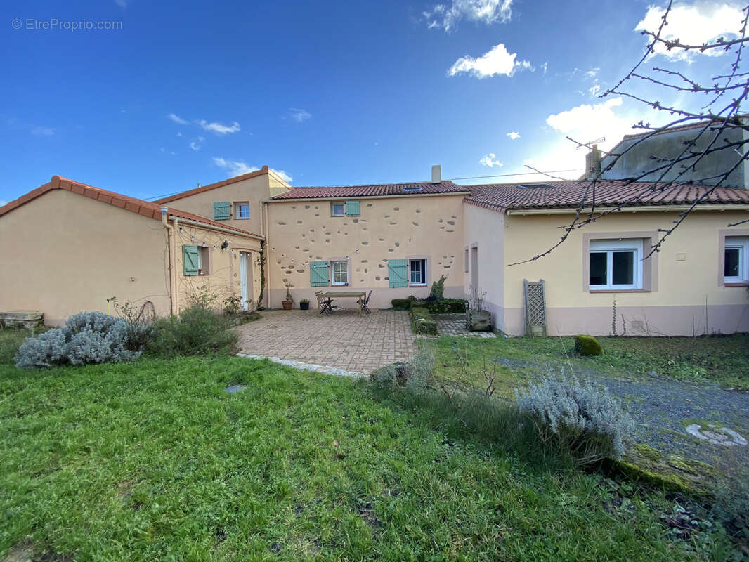 Maison à TILLIERES
