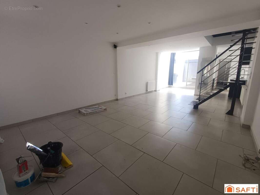 Maison 84 m² à Saint-Quentin  - photo 2