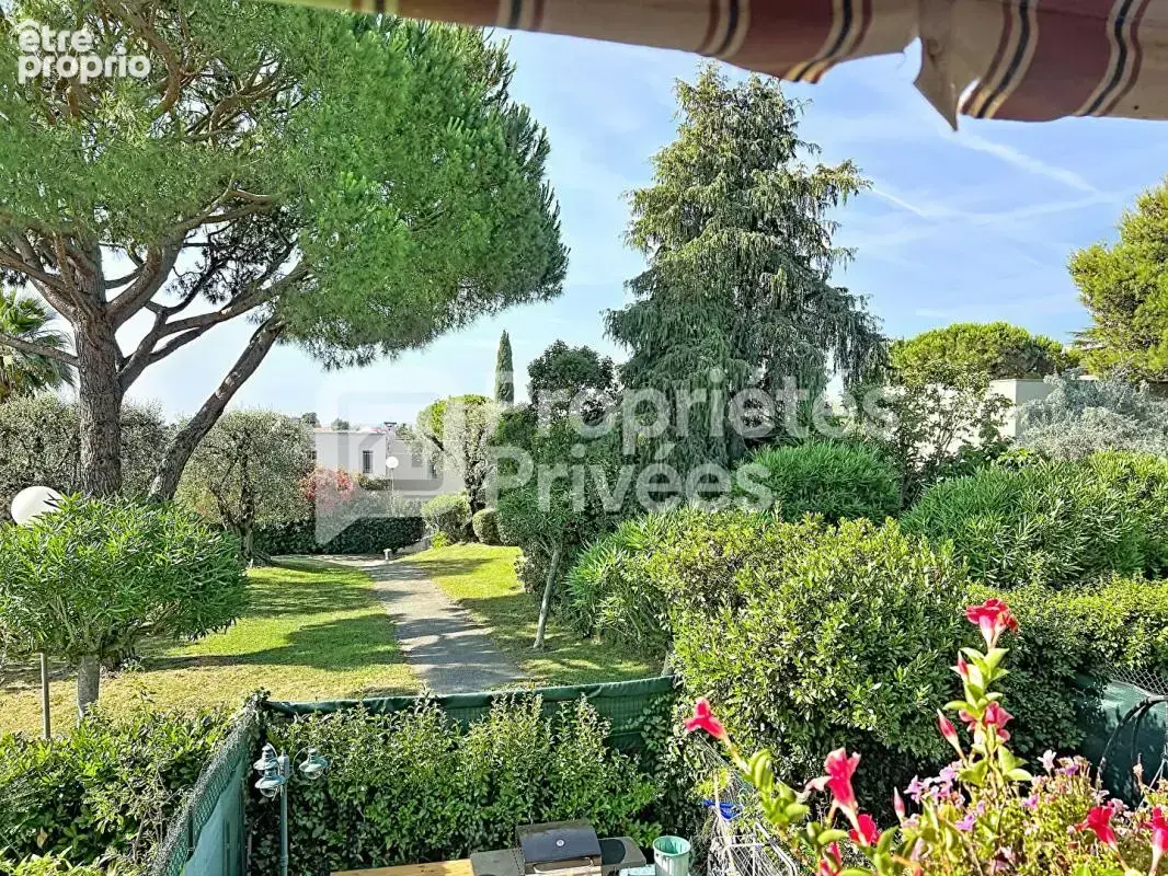 Studio de 33 m² à Cagnes-sur-Mer Terrasse, piscine, vue mer et garage - photo 4