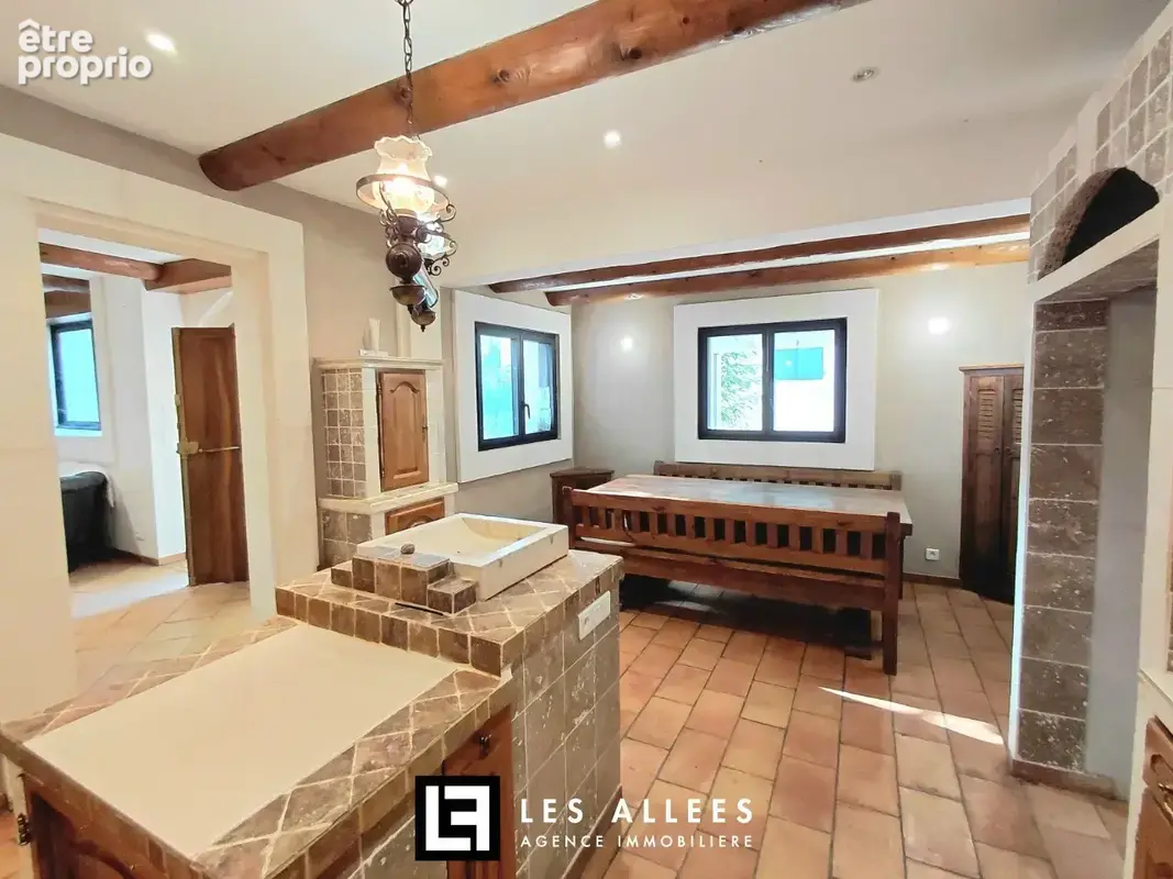 Maison 7 pièces 207 m² à vendre à Eyragues (13630) - photo 5
