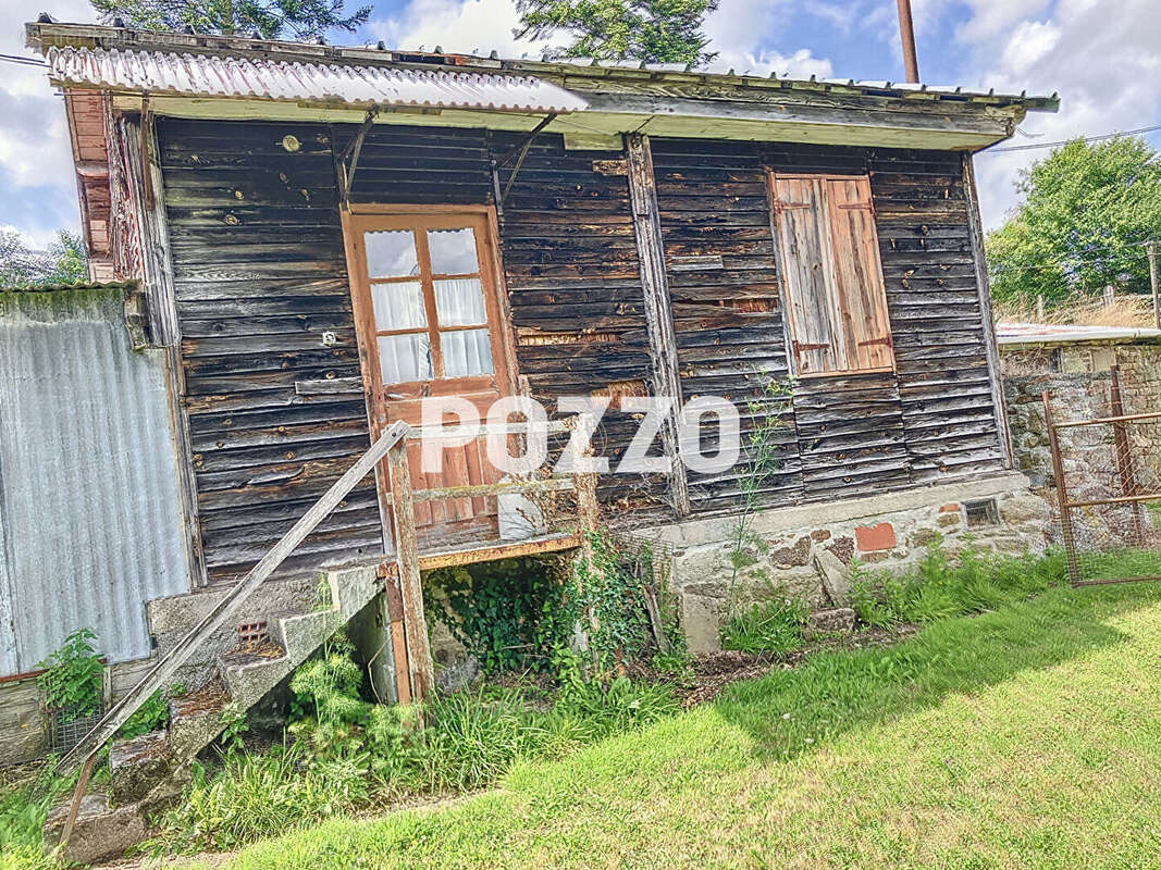 Terrain à TESSY-SUR-VIRE