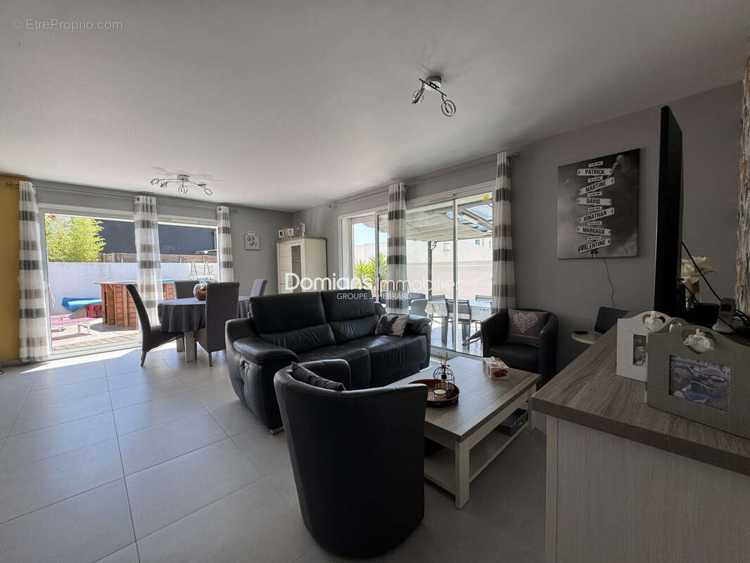 Maison 95 m² à Saint-Feliu-D'avall  - photo 4