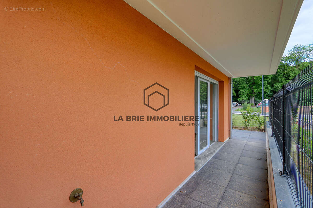 Appartement à EMERAINVILLE