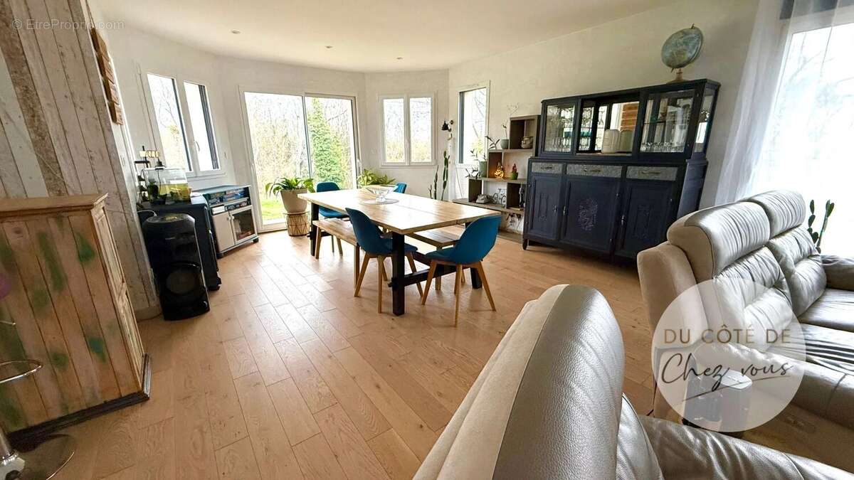 Maison à ESCLAVOLLES-LUREY