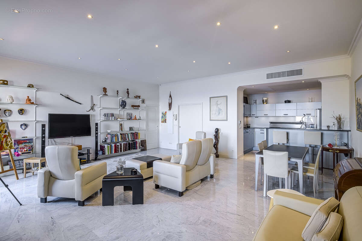 Appartement à ROQUEBRUNE-CAP-MARTIN