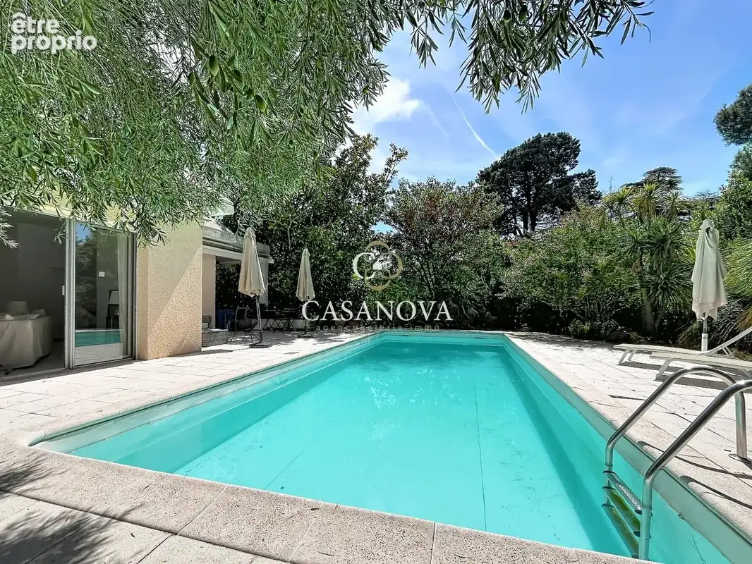 BEZIERS - Villa d'architecte d'inspiration Le Corbusier sur 880 m² de jardin paysagé avec piscine.Situation paisible en fond d'i - photo 13