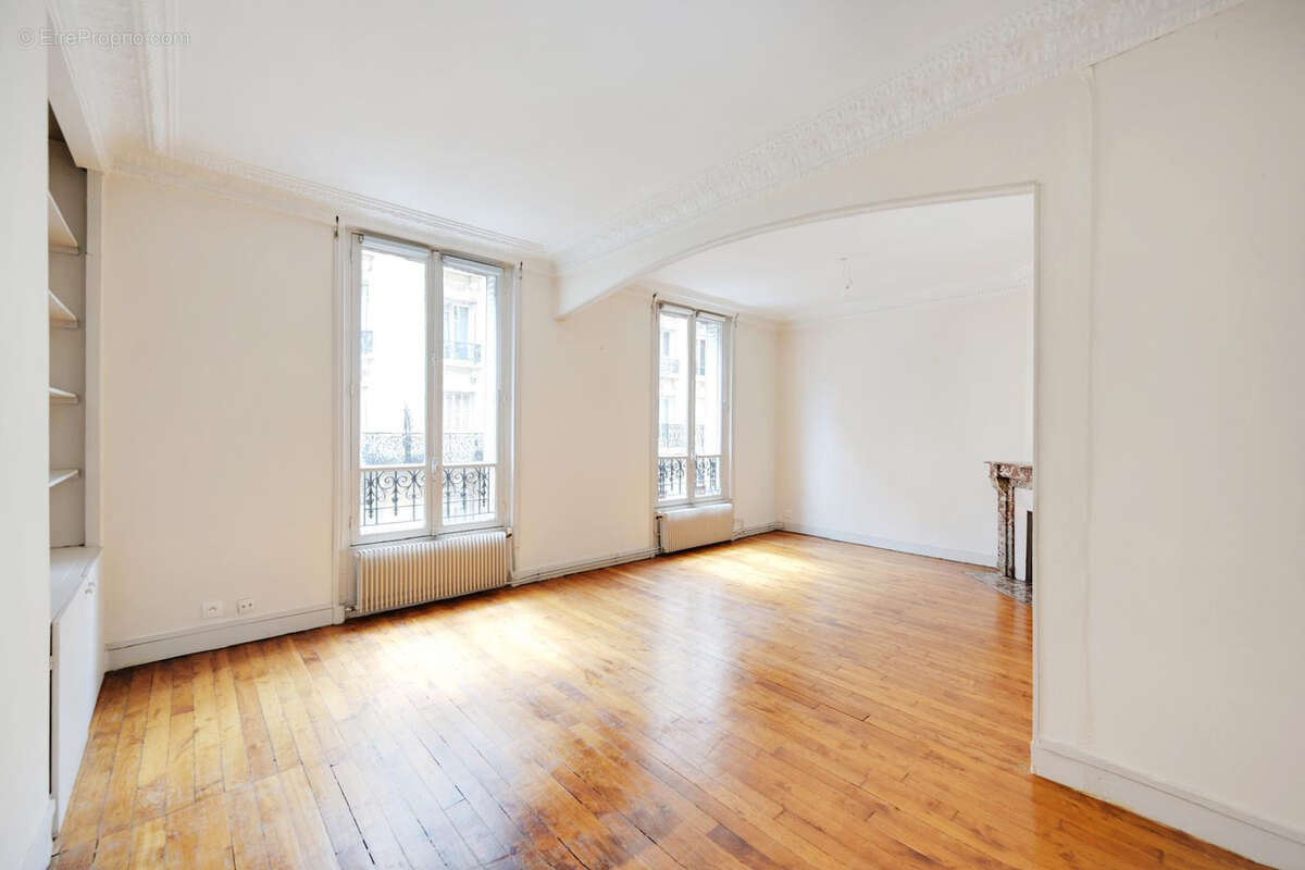 Appartement à PARIS-14E