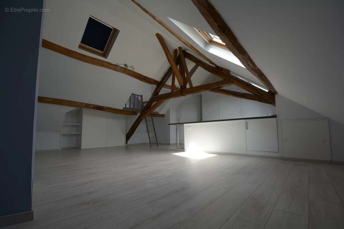 Appartement à BREUILLET