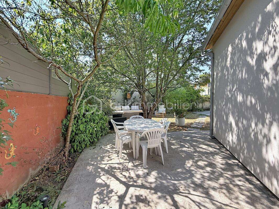 Charmante maison familiale avec 2 chambres, bureau et jardin de 497 m² - photo 15