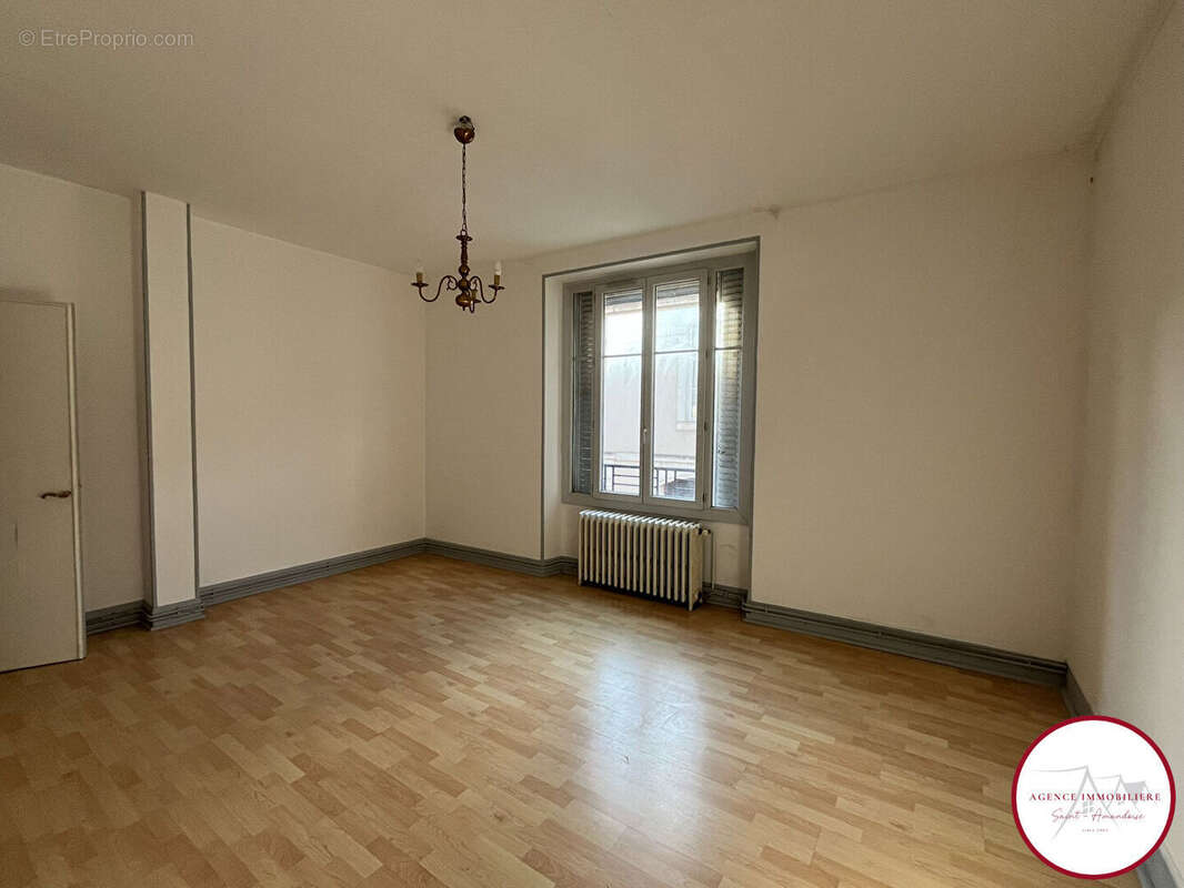 Appartement à SAINT-AMAND-MONTROND