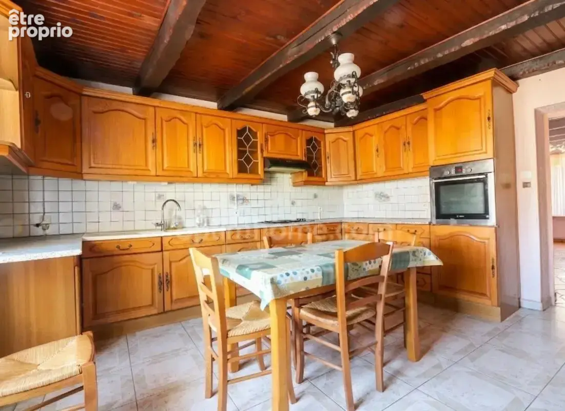 Maison à NEUFCHEF