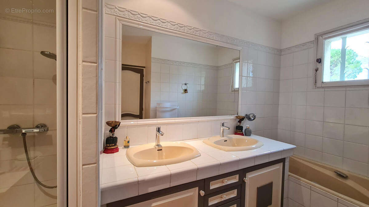 Maison à VILLENEUVE-LES-AVIGNON