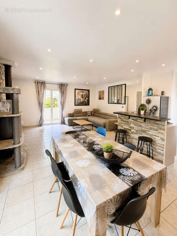 Maison familiale avec studio indépendant, secteur recherché Saint-Clair-du-Rône - photo 5