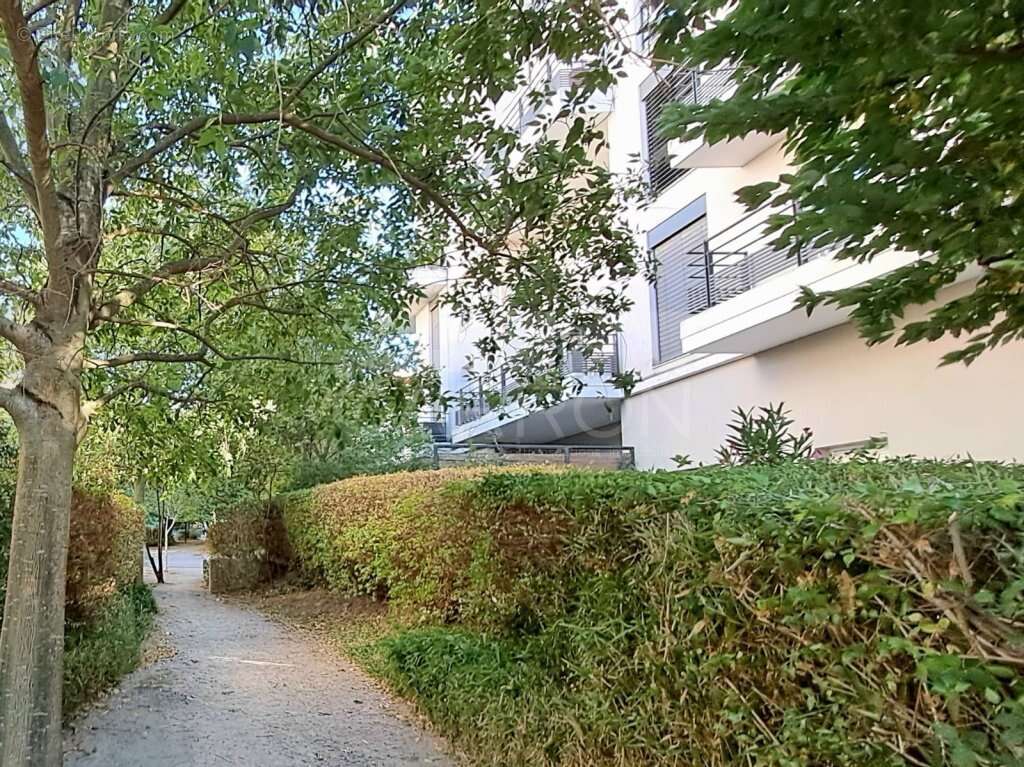 T3 73 m² au au calme - lumineux - terrasses - garage - photo 12