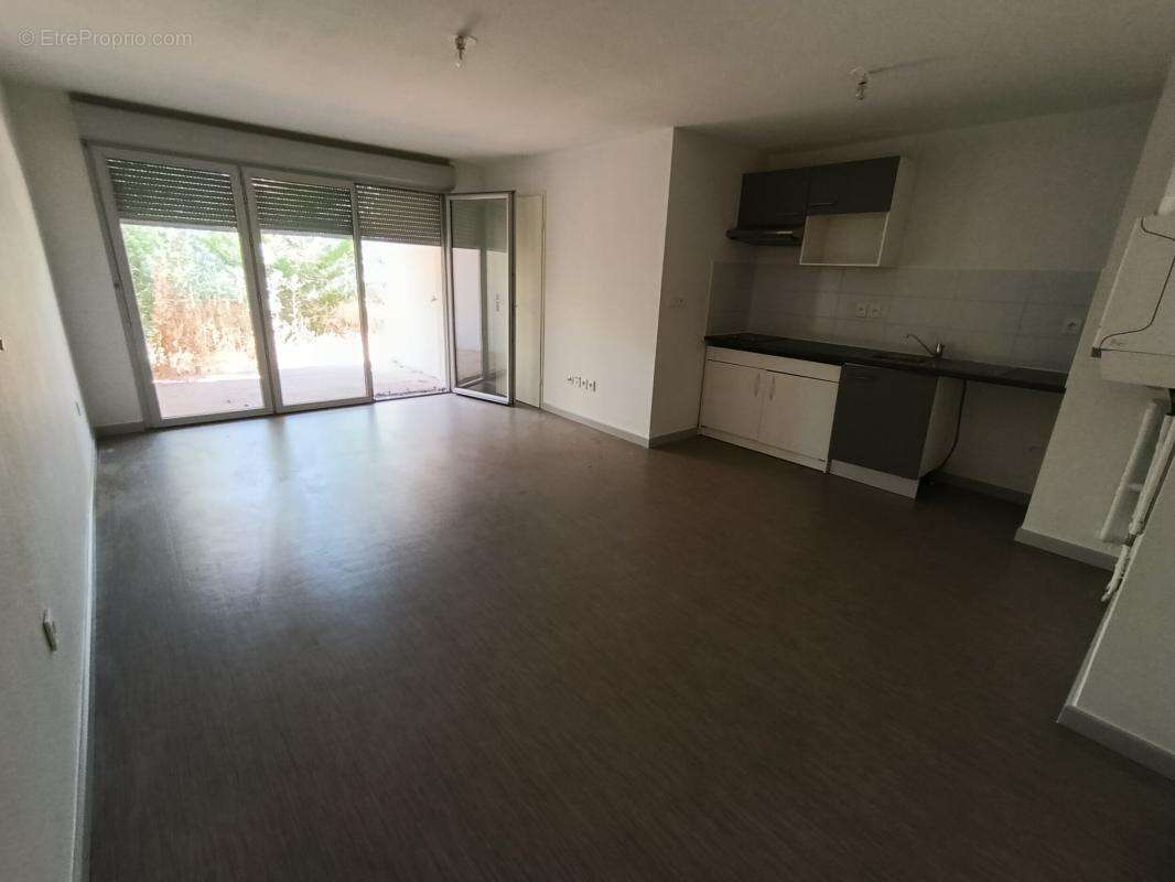 Appartement t2 en rez de jardin - photo 2