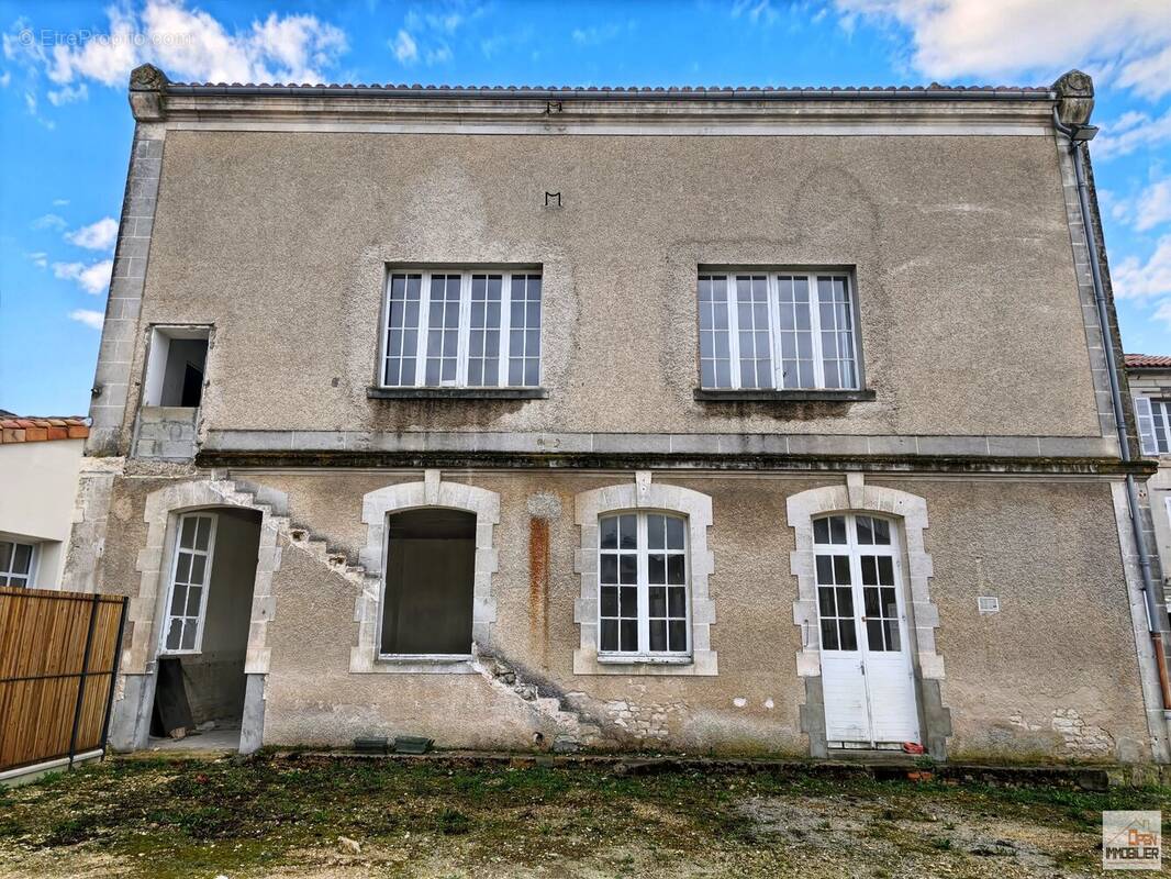 Maison à JARNAC