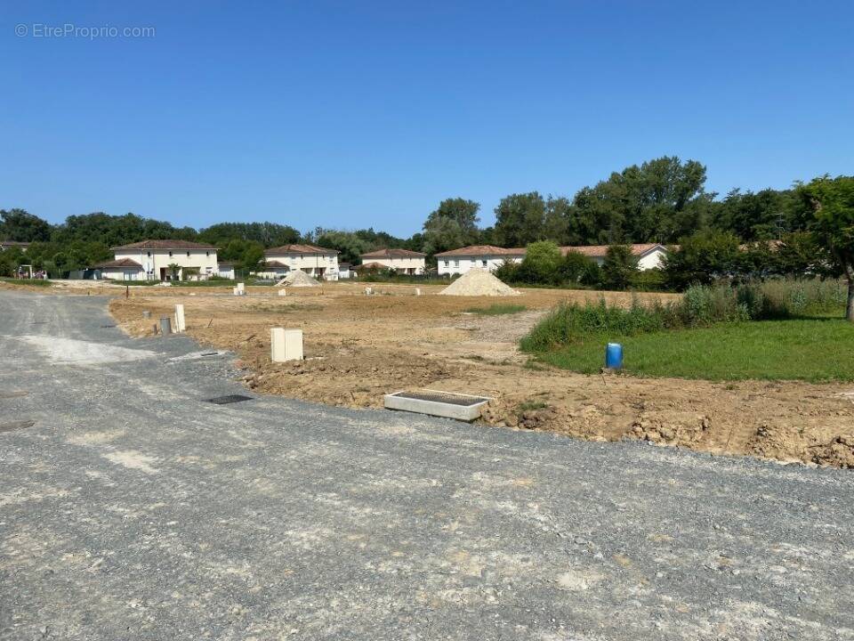 Terrain à SADIRAC