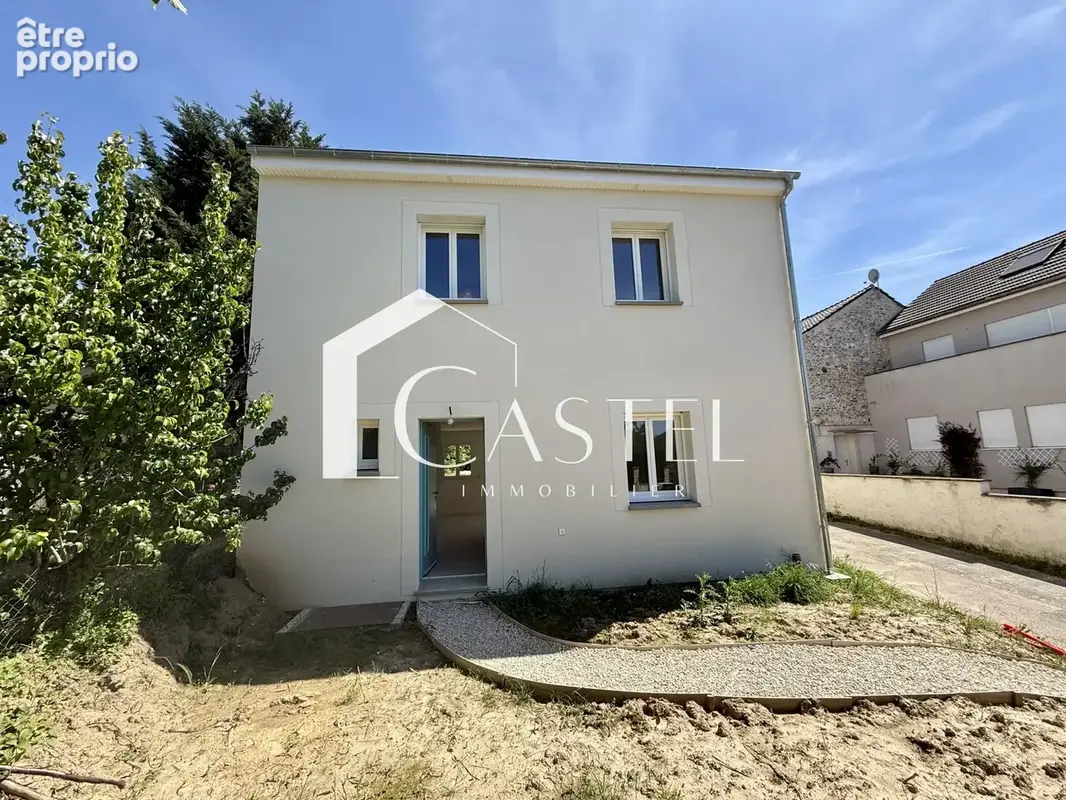 Maison à MORAINVILLIERS
