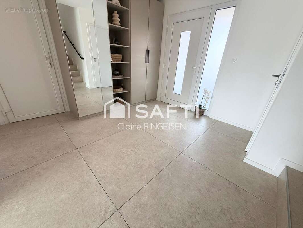 Maison 136 m² à Woustviller  - photo 4